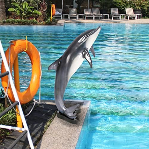 Skaczący delfin — rzeźba morska