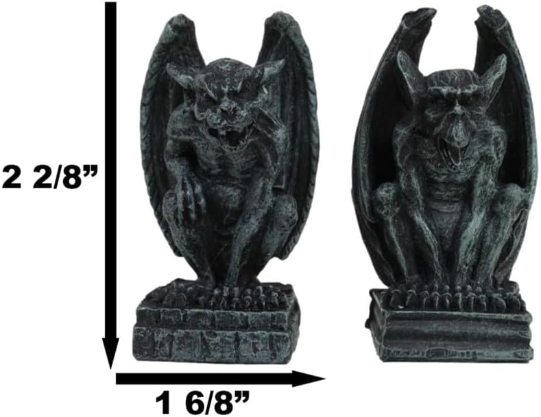 Dwie mini-gargulce jak z katedry