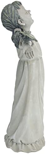 Dziewczynka z ptakami w kamieniu