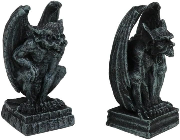 Dwie mini-gargulce jak z katedry