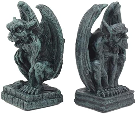 Dwie mini-gargulce jak z katedry