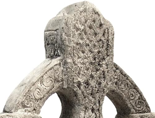 Celtycki krzyż ogrodowy z betonu